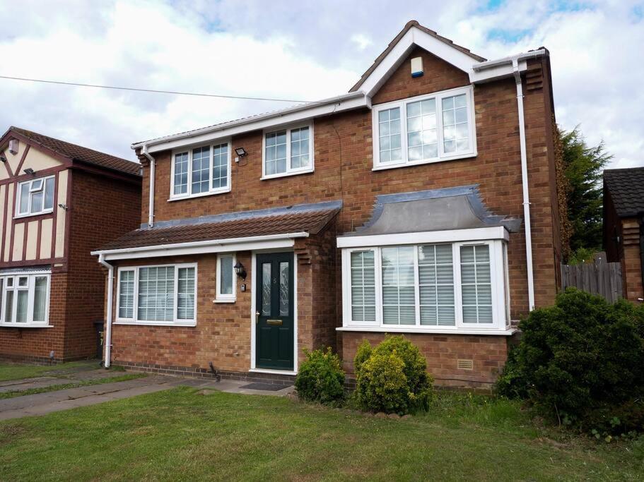 Cosy Four Bed Property With En-Suite Near To Nec Birmingham Airport And The City 外观 照片