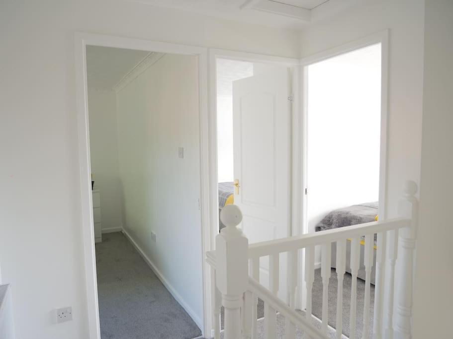 Cosy Four Bed Property With En-Suite Near To Nec Birmingham Airport And The City 外观 照片