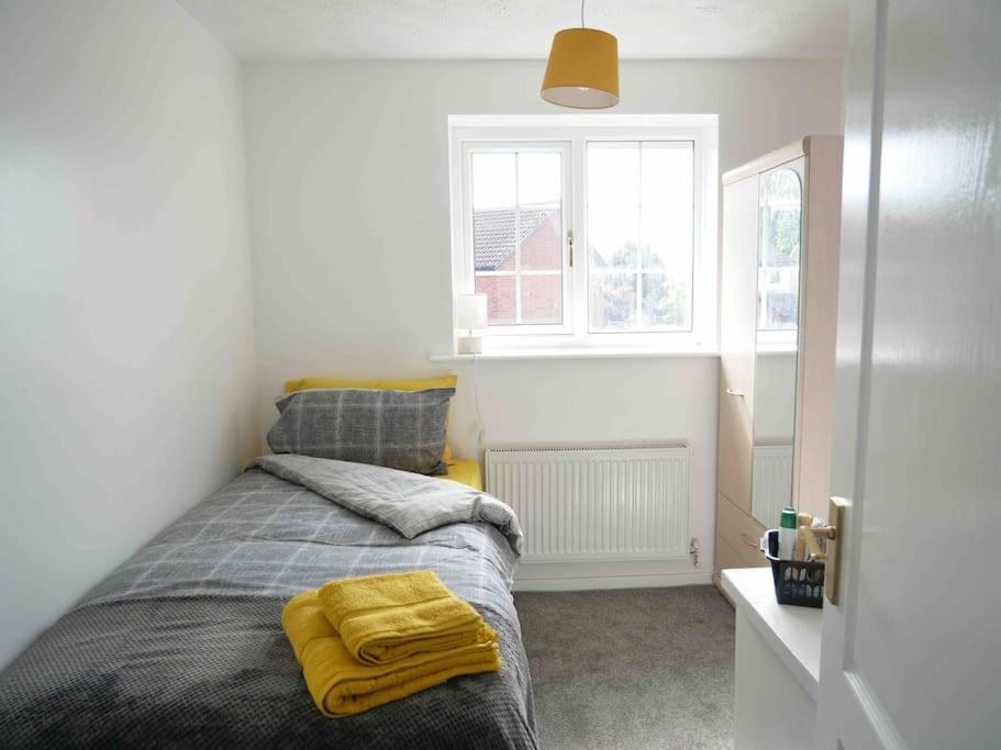 Cosy Four Bed Property With En-Suite Near To Nec Birmingham Airport And The City 外观 照片